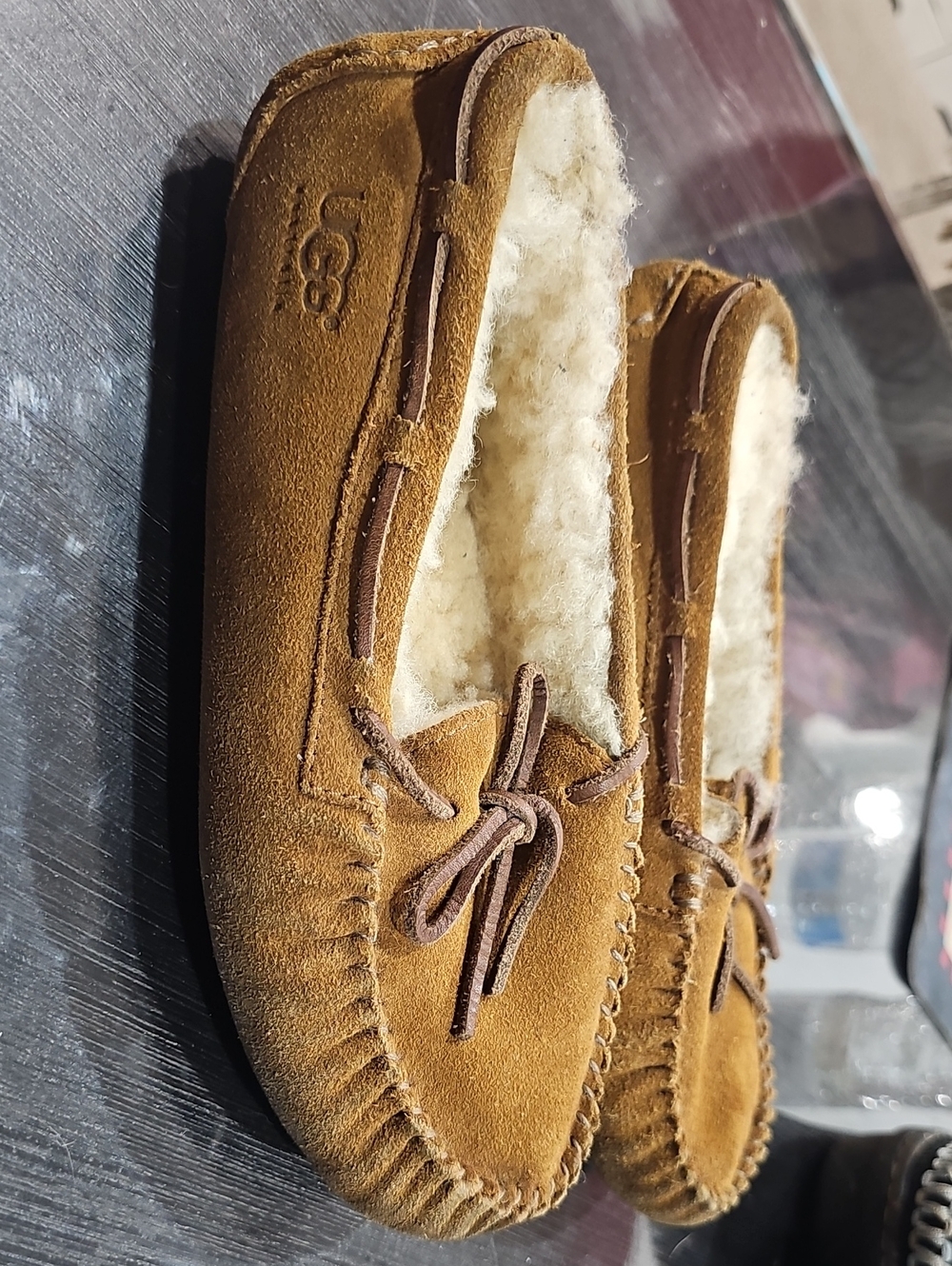UGG Women's Dakota Moccasin Slippers Size 3